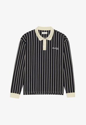 Langeærmet polo skjorte med marineblå og creme vertikale striber, en creme krave, tre-knaps placket og broderet logo på venstre bryst.