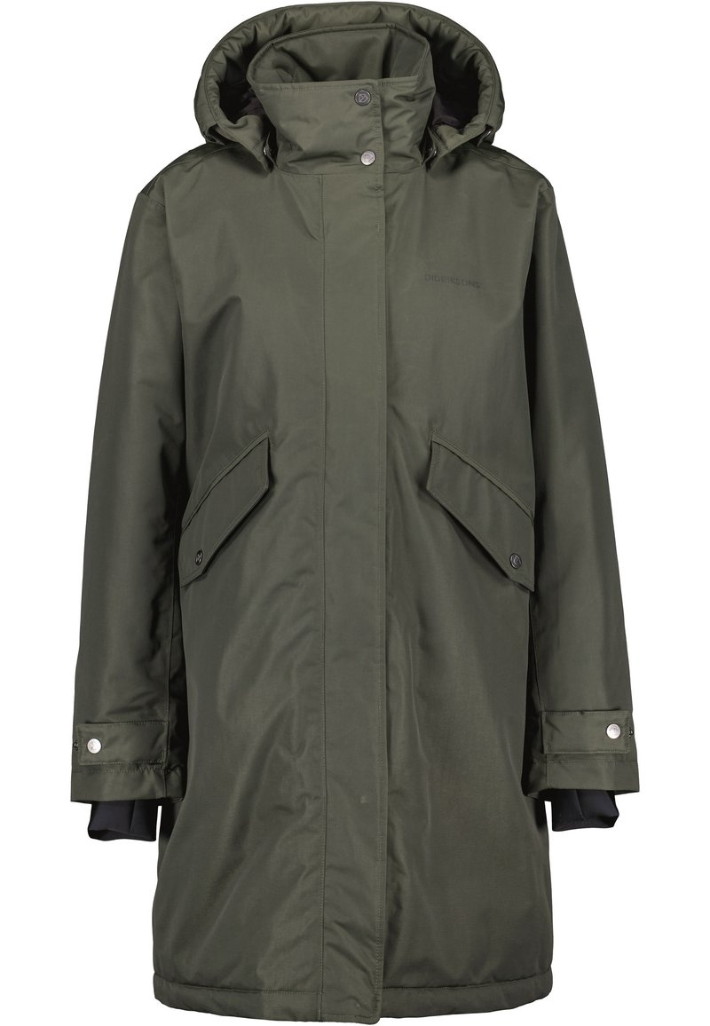 Grüne, mittelgroße Parka mit einem hohen Kragen und Kapuze. Verfügt über Druckknöpfe und zwei schräg geschnittene Fronttaschen. Glattes, wasserabweisendes Material.