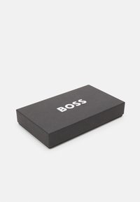 BOSS ALYCE TRAVEL WALLET - Portafoglio - camel