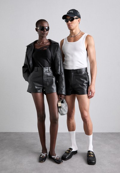 GCDS UNISEX - Σορτς - black