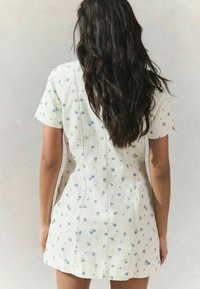 Next TALL FIT - V-NECK  - Teksakleit - ecru floral print