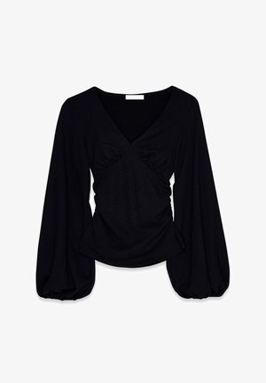Svart långärmad topp med omslagdesign, djup V-halsringning, texturerad tyg, rynkade detaljer vid bysten och puffärmar.