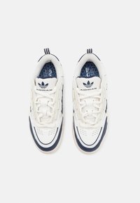 adidas Originals Sneakers - white