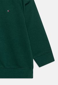 Tommy Hilfiger TIMELESS HOODIE UNISEX - Felpa con cappuccio - ornamental green