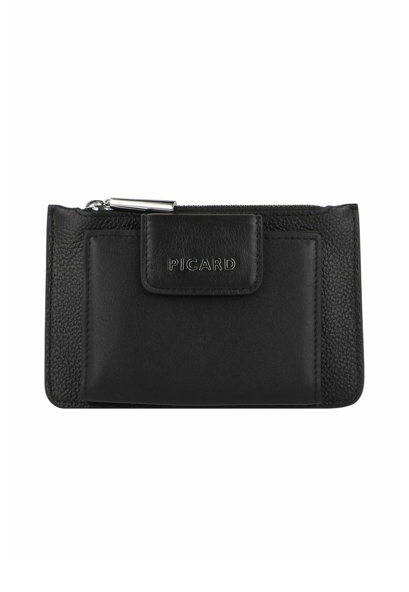 Cartera de cuero negra con acabado texturizado, que presenta un bolsillo con solapa en la parte frontal y cierre de cremallera. Logo grabado en la solapa. Diseño compacto.