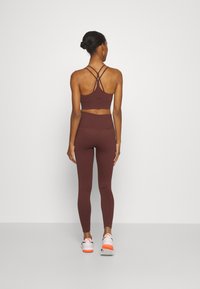 ICANIWILL DEFINE SEAMLESS POCKET - Tights - warm brown