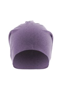 Caciula tricotată mov, cu o textură fină, expusă frontal pe un fundal alb.