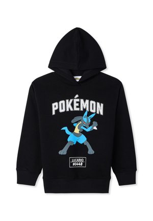 Czarna bluza z kapturem z postacią Pokémon Lucario w walczącej pozie z tekstem "Pokémon" u góry i "Lucario #0448" na dole.