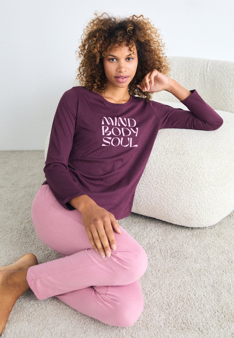 Triumph SET - Pyžamová sada - violet