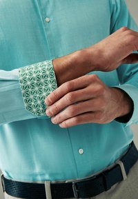 Next TRIMMED EASY CARE SINGLE CUFF SINGLE CUFF - REGULAR FIT - Pluus - aqua blue