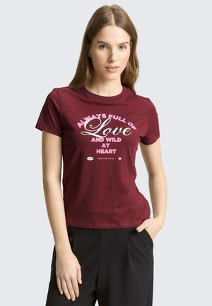 - T-shirt z nadrukiem