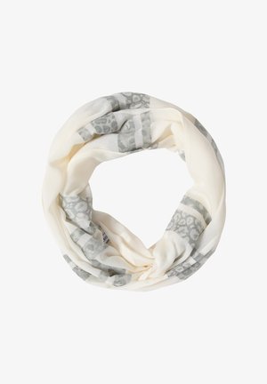 Écharpe infinity de couleur crème avec des rayures imprimées léopard grises disposées en boucle circulaire sur un fond blanc.