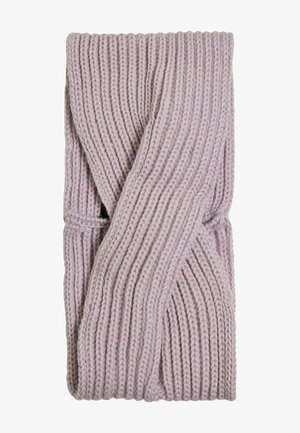 Mehakava, rebrasti pleteni šal v svetlo sivem odtenku, z zvitim dizajnom in vidno teksturo. Sestavljen je iz debelih nitk, kar zagotavlja toploto.