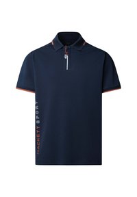 Námořnické polo tričko s krátkým rukávem, s límcem na zip a kontrastními oranžovými detaily. Na boku je vertikálně vytištěn nápis "HACKETT SPORT".