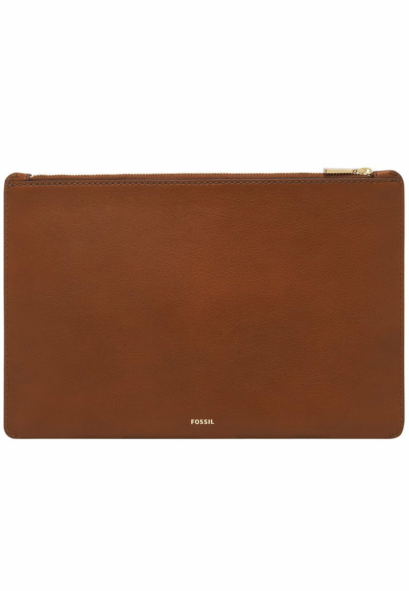 Pochette rectangulaire en cuir brun avec fermeture éclair dorée et petit logo Fossil centré en bas.