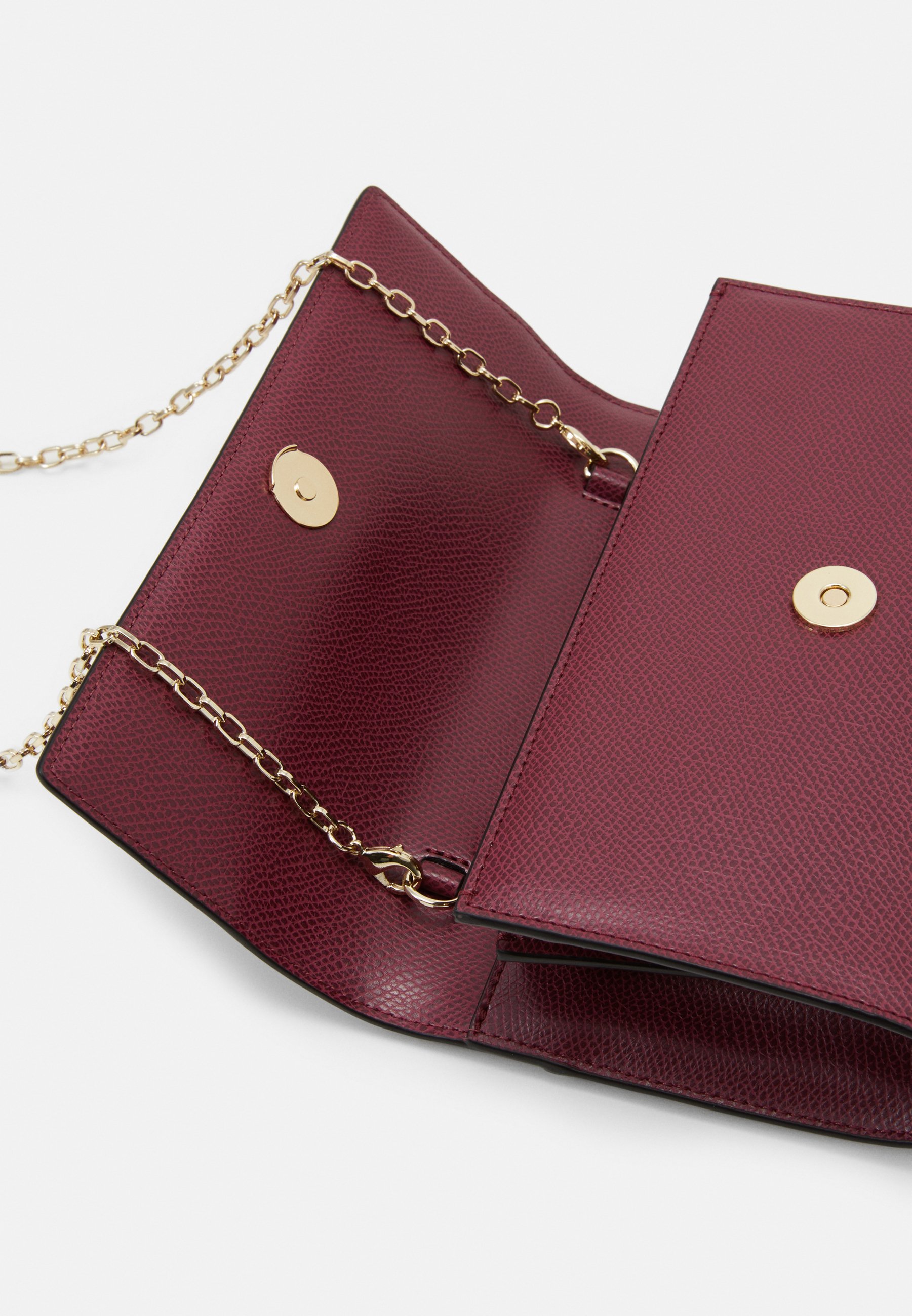 emporio armani frida logo wallet on chain