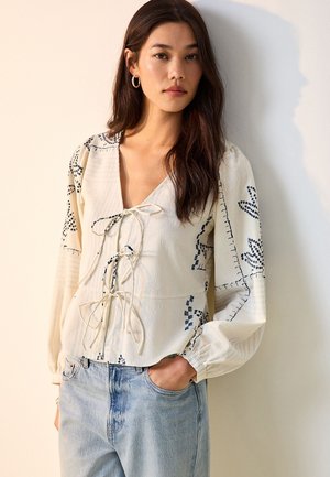 Next, REGULAR FIT - TIE-NECK LONG SLEEVE BLOUSE . - Bluse - ecru jacquard blue floral print
