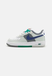 Nike Sportswear FORCE LV8 UNISEX Trainers - Main Image