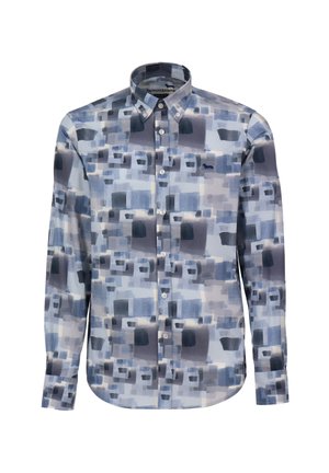 Langarmshirt in een blauw, grijs en wit geometrisch patroon, met een button-down kraag, textuur van de stof en logo-accent.