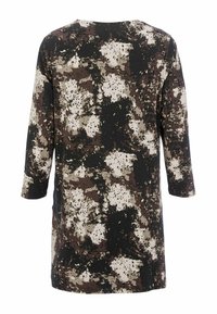 Langarmige jurk met een achterkant, voorzien van een meerkleurig abstract camouflagepatroon in donkerbruin, beige en zwart. Zachte stoftextuur.
