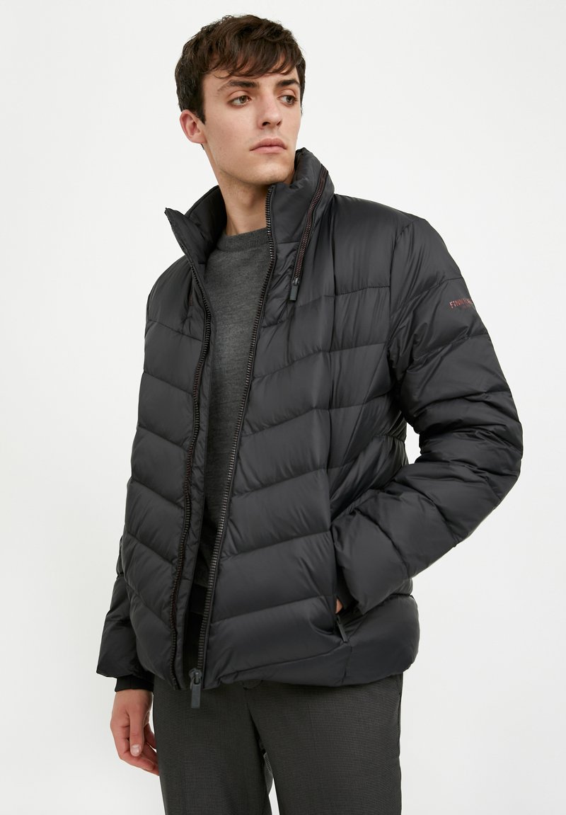 Herren Trenchcoats | Finn Flare Daunenmantel black/schwarz - RY97068 Herren Trenchcoats | Finn Flare Daunenmantel black/schwarz - RY97068