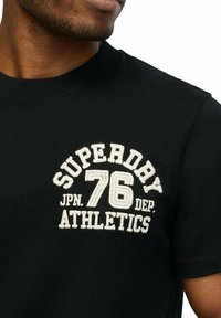 Superdry & Co EMBROIDER STATE LOGO RUNDHALS EIN - T-Shirt print - schwarz