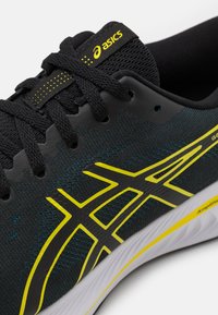 ASICS GEL-EXCITE 10 - Utcai futócipők - black/bright yellow