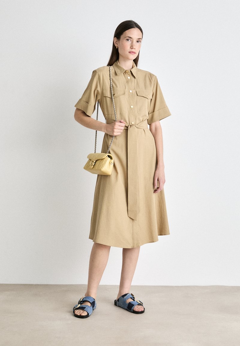 GANT REG UTILITY SHIRT DRESS - Košilové šaty - dark khaki