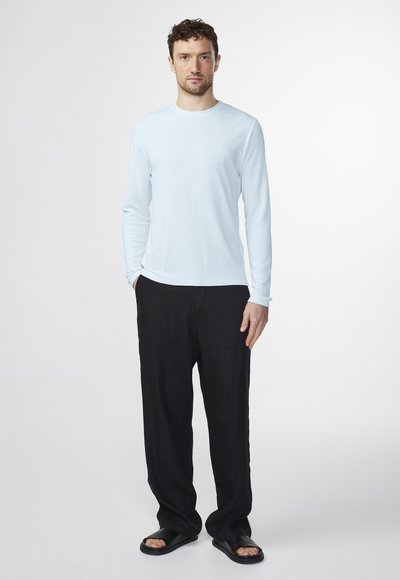 NN.07 CLIVE - Strickpullover - winter sky