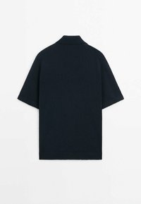 Navy short-sleeve polo shirt with a knitted texture, featuring a classic collar and ribbed hem. Simple and tailored design, no visible logos.