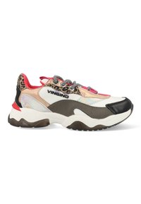 Sportieve sneakers met een mix van bruine, zwarte en witte materialen. Voorzien van leopardenprintaccenten, reflecterende details en gestructureerde zolen.