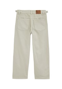 Beige bukser med lige ben, bæltestropper, to baglommer, nitte detaljer og en brun læderpatch med Blue Ridge-mærket ved taljen.