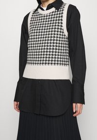 ARKET Strickpullover - beige