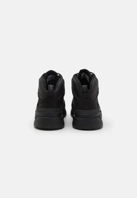 Timberland FIELD TREKKER - Vysoké tenisky - black