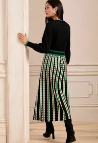 Love & Roses REGULAR FIT CHEVRON LONG SLEEVE - Sarafanas - black scallop