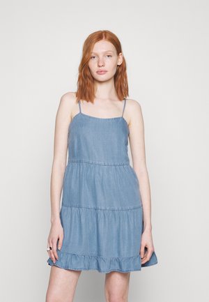 ONLY ONLRAGNA STRAP DRESS  - Vestito di jeans - light blue denim