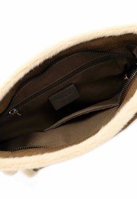 Tamaris CHARLIE - Borsa a tracolla - oliv