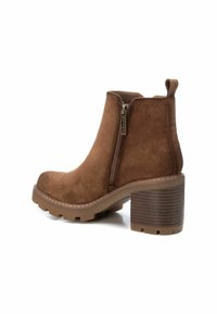 Refresh Stivaletti con plateau - camel