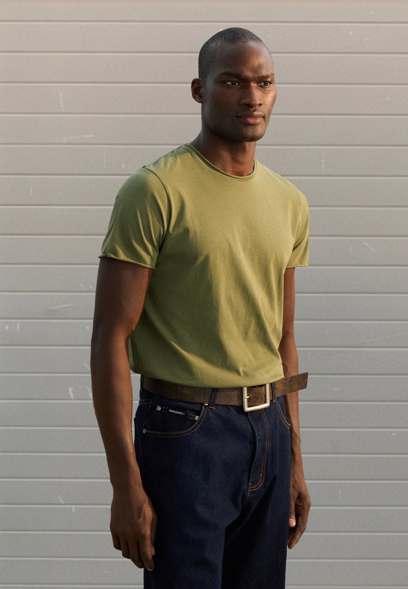 Filippa K Basic T-shirt - faded green