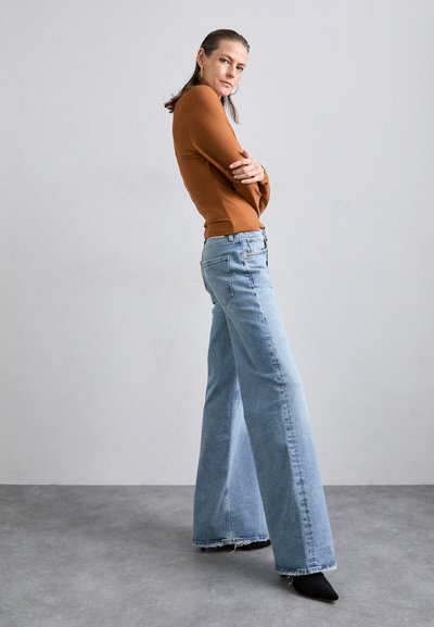 Citizens of Humanity PALOMA BAGGY - Wide leg - fontana/medium indigo