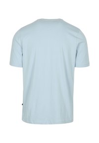 Lichtblauwe katoenen T-shirt met een ronde hals en korte mouwen. Zachte textuur, eenvoudig ontwerp. Label zichtbaar aan de zijnaad.