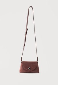 Избран, berry
