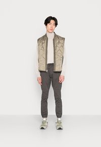 INDICODE JEANS Calças - raven