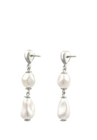 Pärldroppörhängen med två oregelbundet formade vita pärlor. Varje hänge är pendlat från en silverdetalj och postfäste, och visar en slät yta.