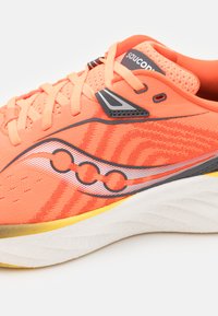 Saucony TRIUMPH 22 - Scarpe da corsa su strada - spice/canary