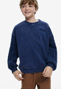 Desigual CABLE SLEEVE   - Sudadera - blue