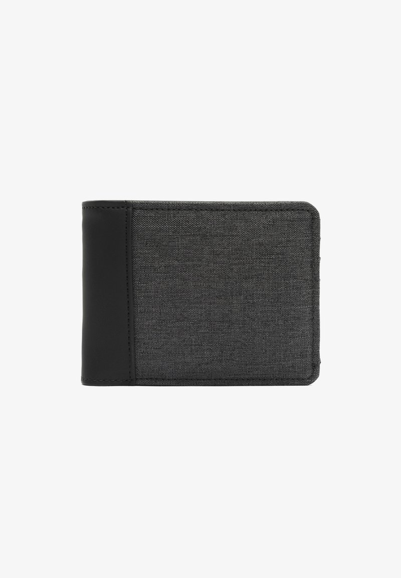 Portafoglio in tessuto grigio scuro con accentuazione in pelle nera sul lato sinistro, rettangolare con angoli arrotondati, mostrato chiuso su sfondo bianco.