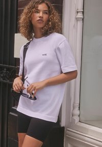 Self. REGULAR FIT  - T-shirts print - white