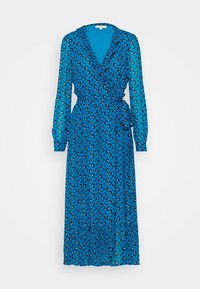 Vestido azul de manga larga en tejido ligero, con un escote en v con volantes, cinturón con lazo y un patrón floral en blanco y negro.