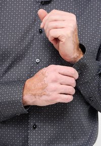 Eterna BAUMWOLLHEMD - SLIM FIT - Businesshemd - anthrazit